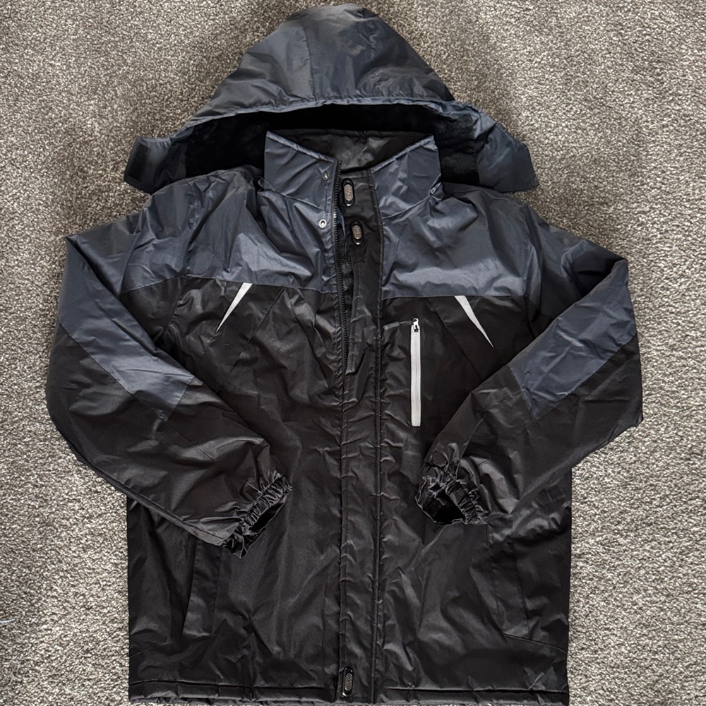 Man 👨 Black Hooded Jacket brand new no tag 🏷️ size 3xl